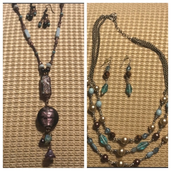 Source Unknown Jewelry - EUC 2 Womens Necklace and Earrings sets